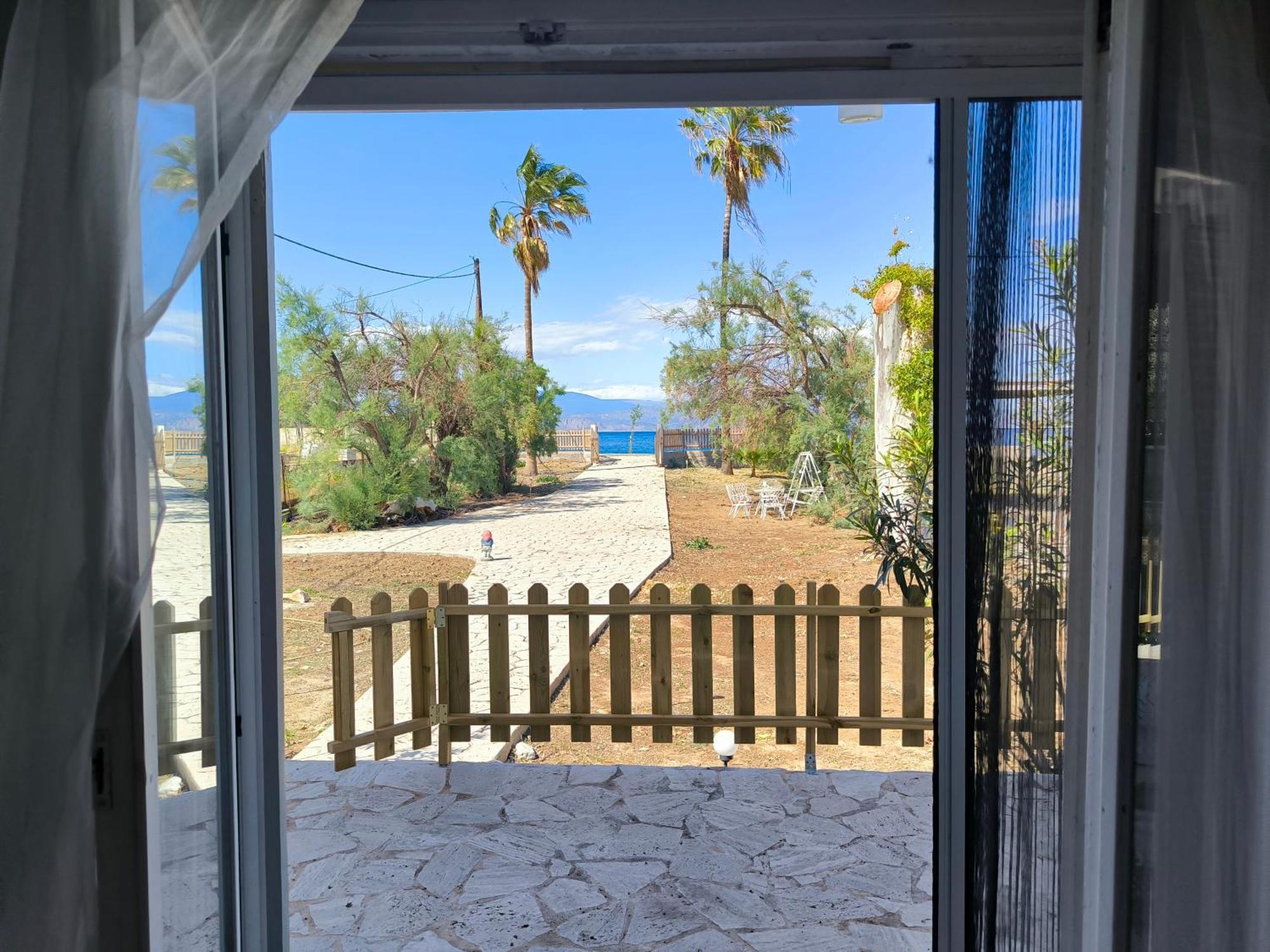 Palm Tree House By The Beach Skhoinos Экстерьер фото